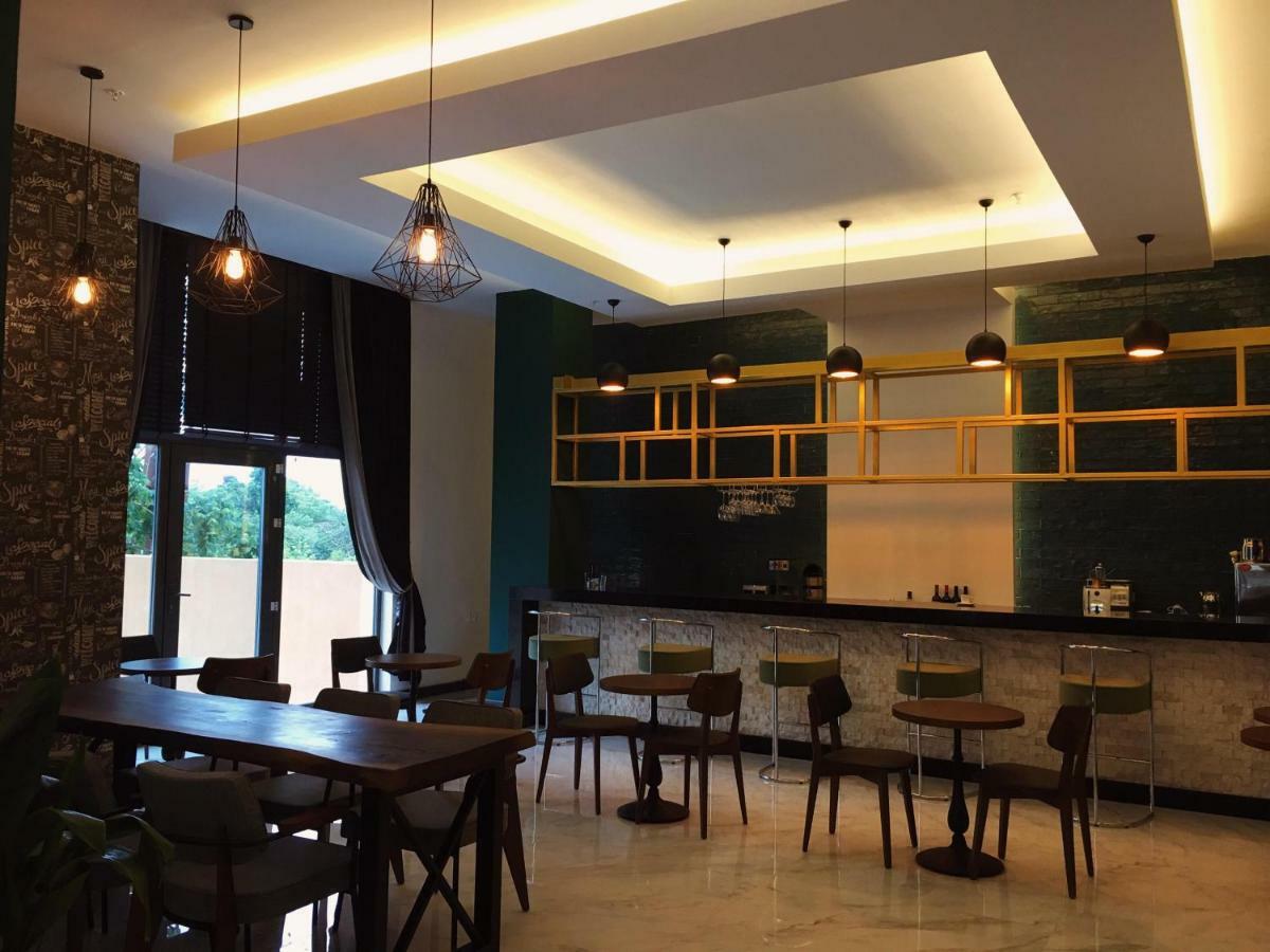 City Hotel Batum Dış mekan fotoğraf